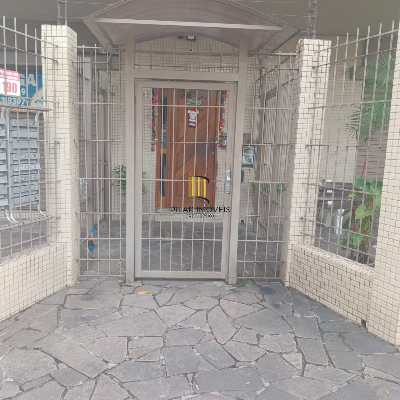 Apartamento com 02 Quartos e 02 Banheiros no Bairro Partenon em Porto Alegre - Pilar Imóveis