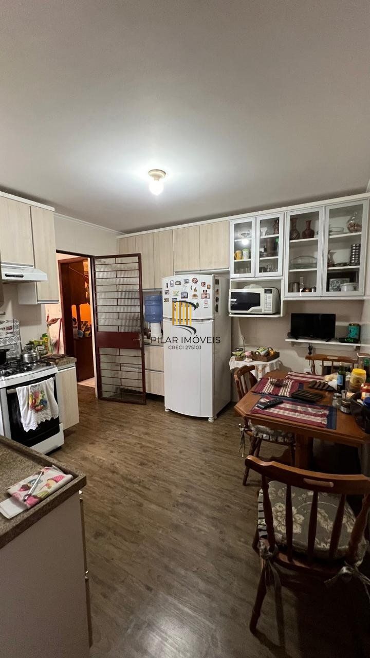 Apartamentos com 5 quartos, 2 suítes, 4 vagas de garagem, no bairro Santana, Porto Alegre/RS
