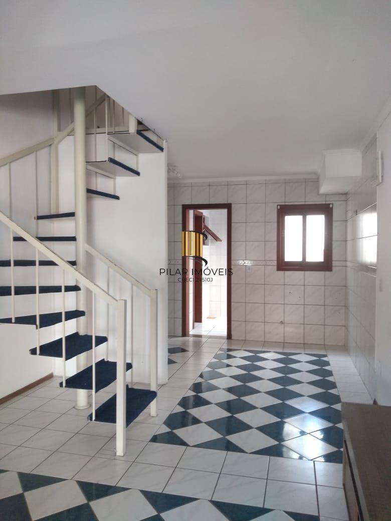 Casa em condomínio fechado  com 94m2, 3 dormitórios no bairro Camaquã.