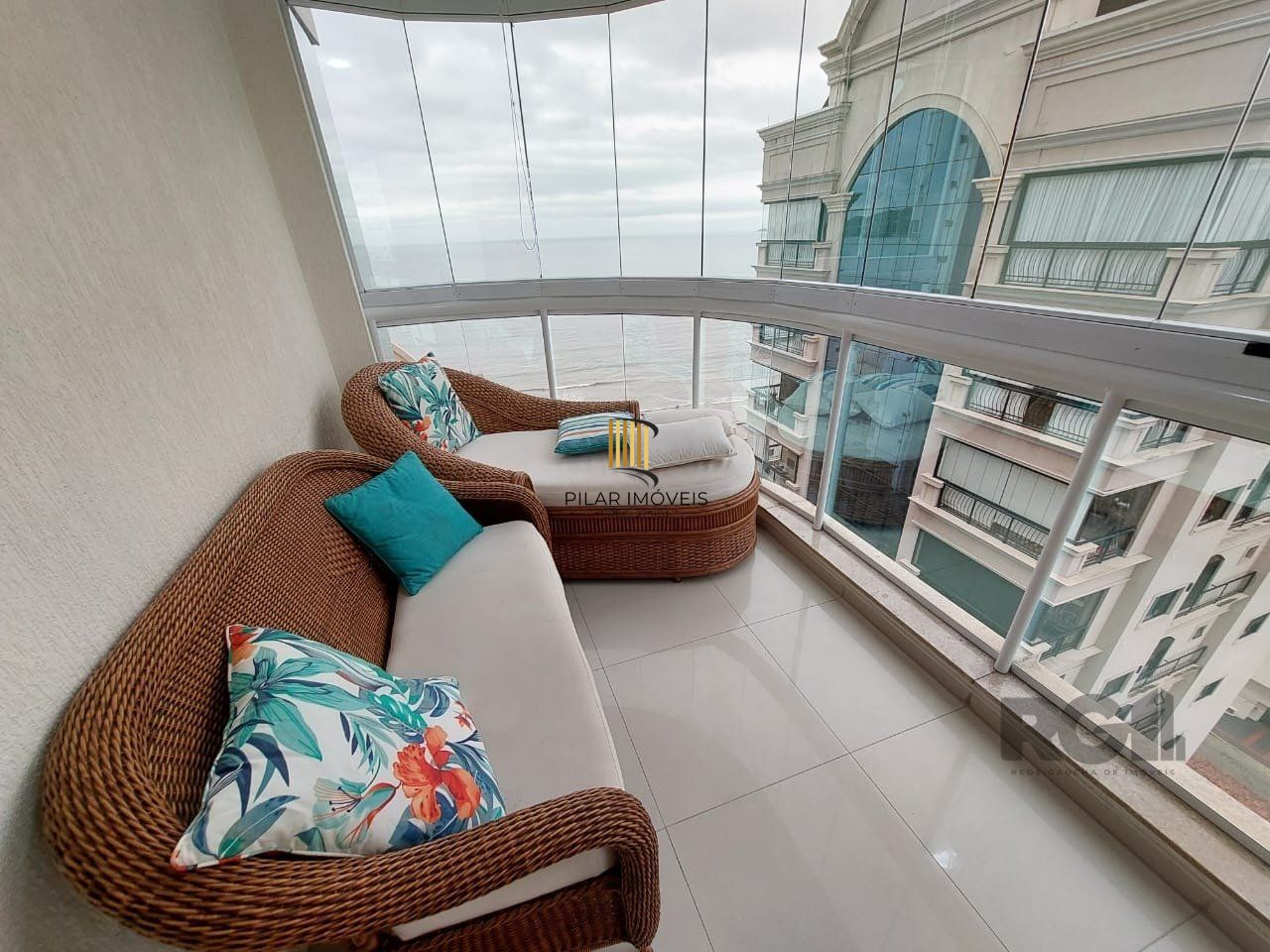 APARTAMENTO 3 SUITES - ANDAR ALTO - VISTA PARA O MAR - MEIA  PRAIA - ITAPEMA - SC