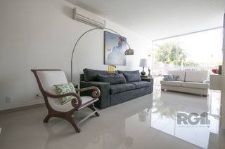 Casa 3 dormitórios no bairro Três Figueiras