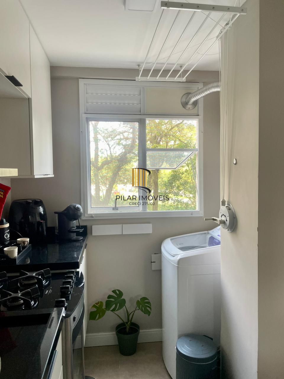 Apartamento com 02 quartos e 01 vaga escriturada no Bairro Cavalhada