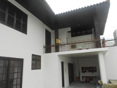 Mansão com 05 Quartos no Bairro Partenon