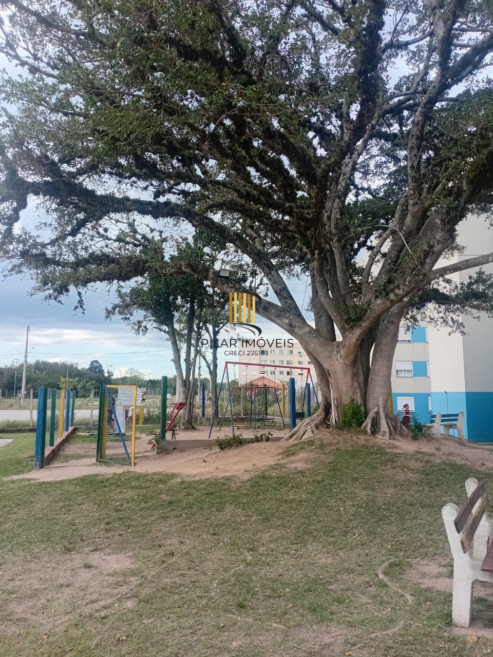 Apartamento com 02 quartos e 01 vaga no Bairro Chapéu do Sol