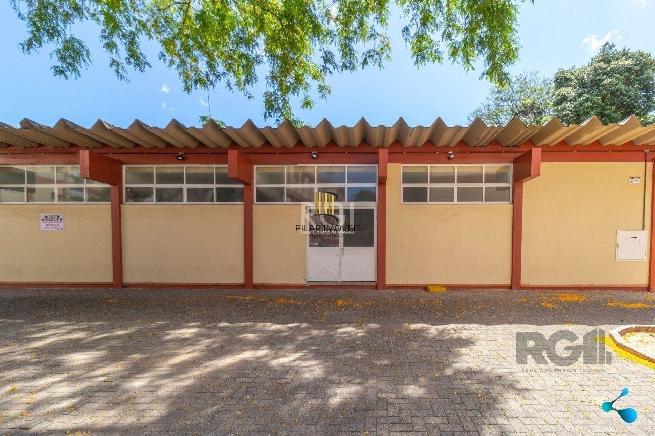 APARTAMENTO COM DOIS QUARTOS NO BAIRRO CAMAQUÃ