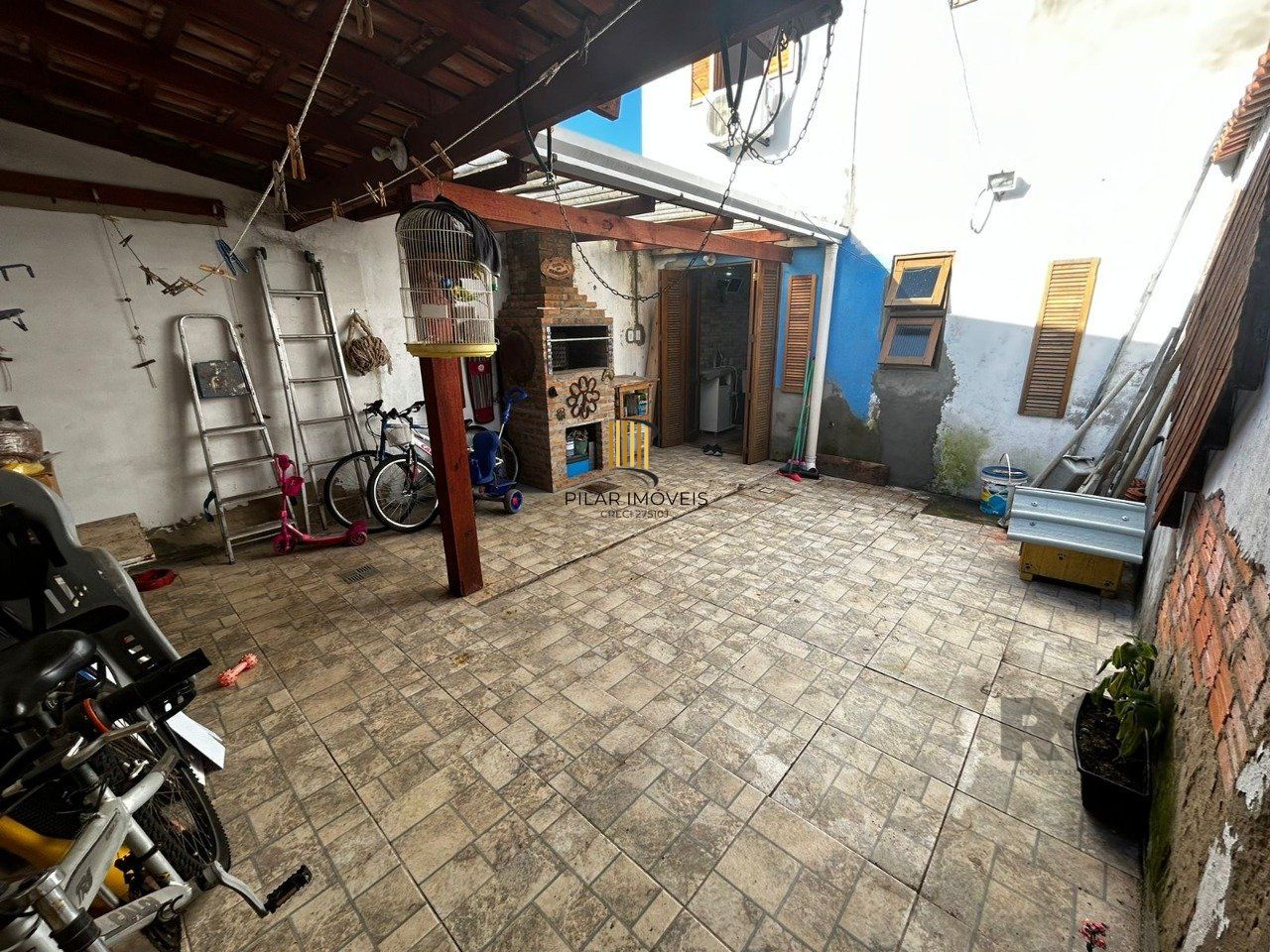 Casa para Venda - 120m², 5 dormitórios, 2 vagas - Hípica, Porto Alegre