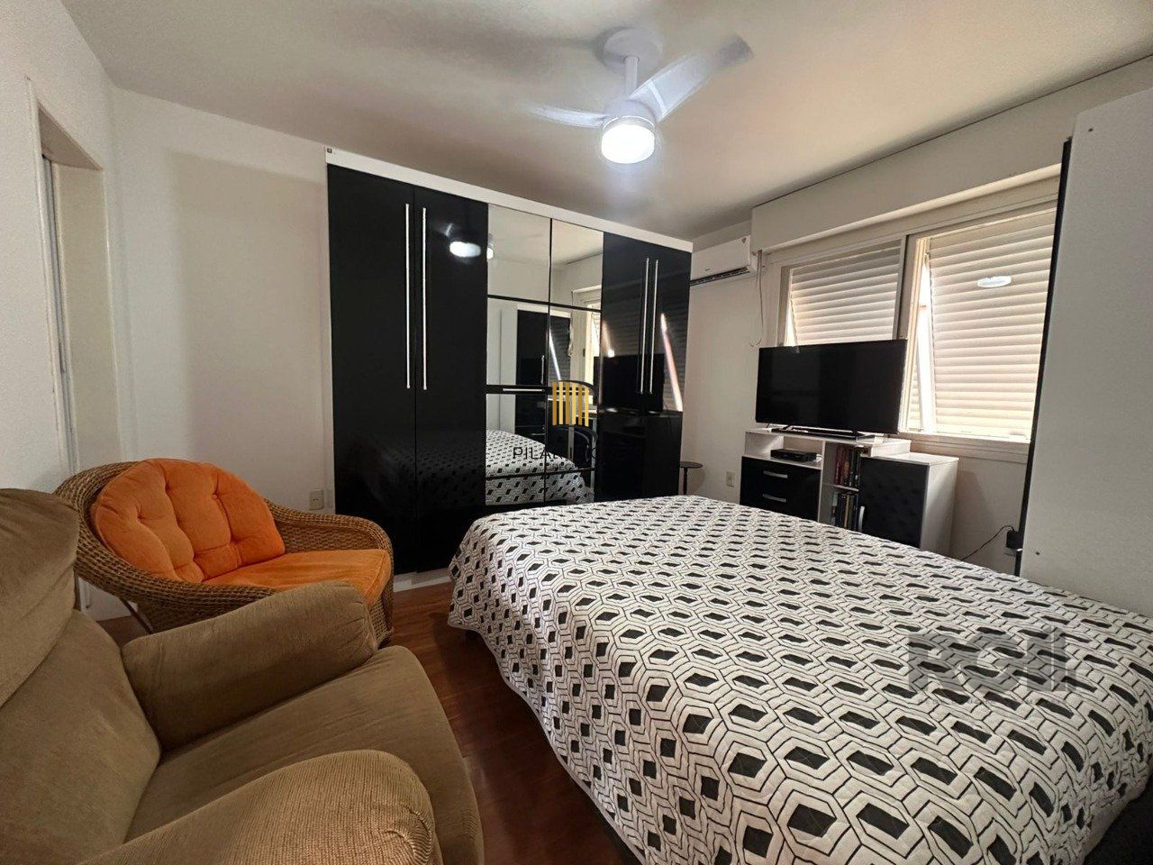 Apartamento a venda dois dormitórios, sacada, suíte e vaga na zona sul de porto alegre