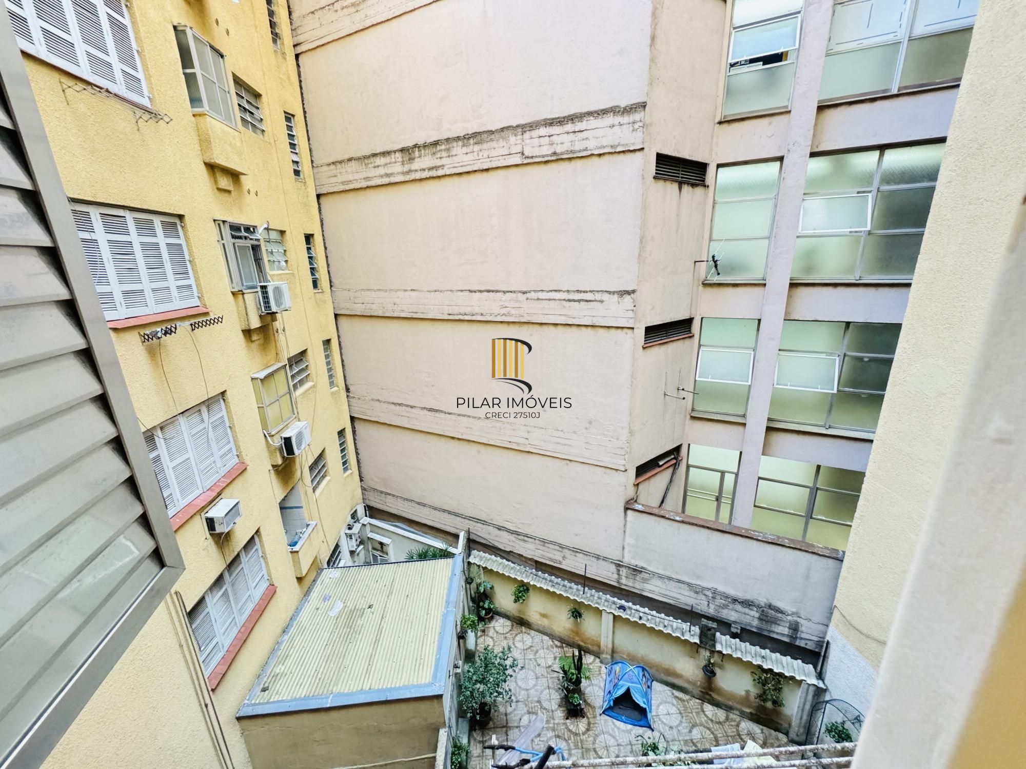 Apartamento 01 dormitório reformado Centro Porto Alegre