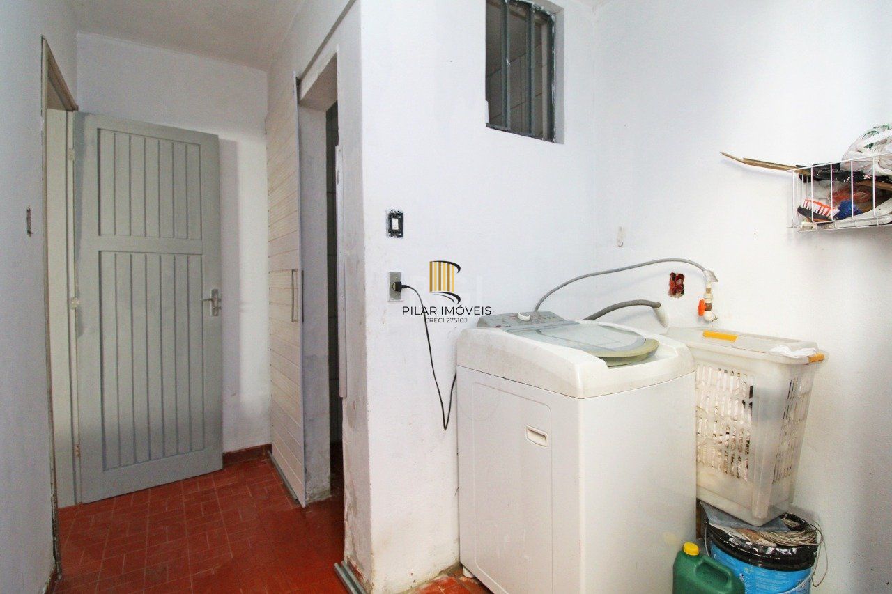 Casa 5 Dormitório(s) Bairro Camaquã