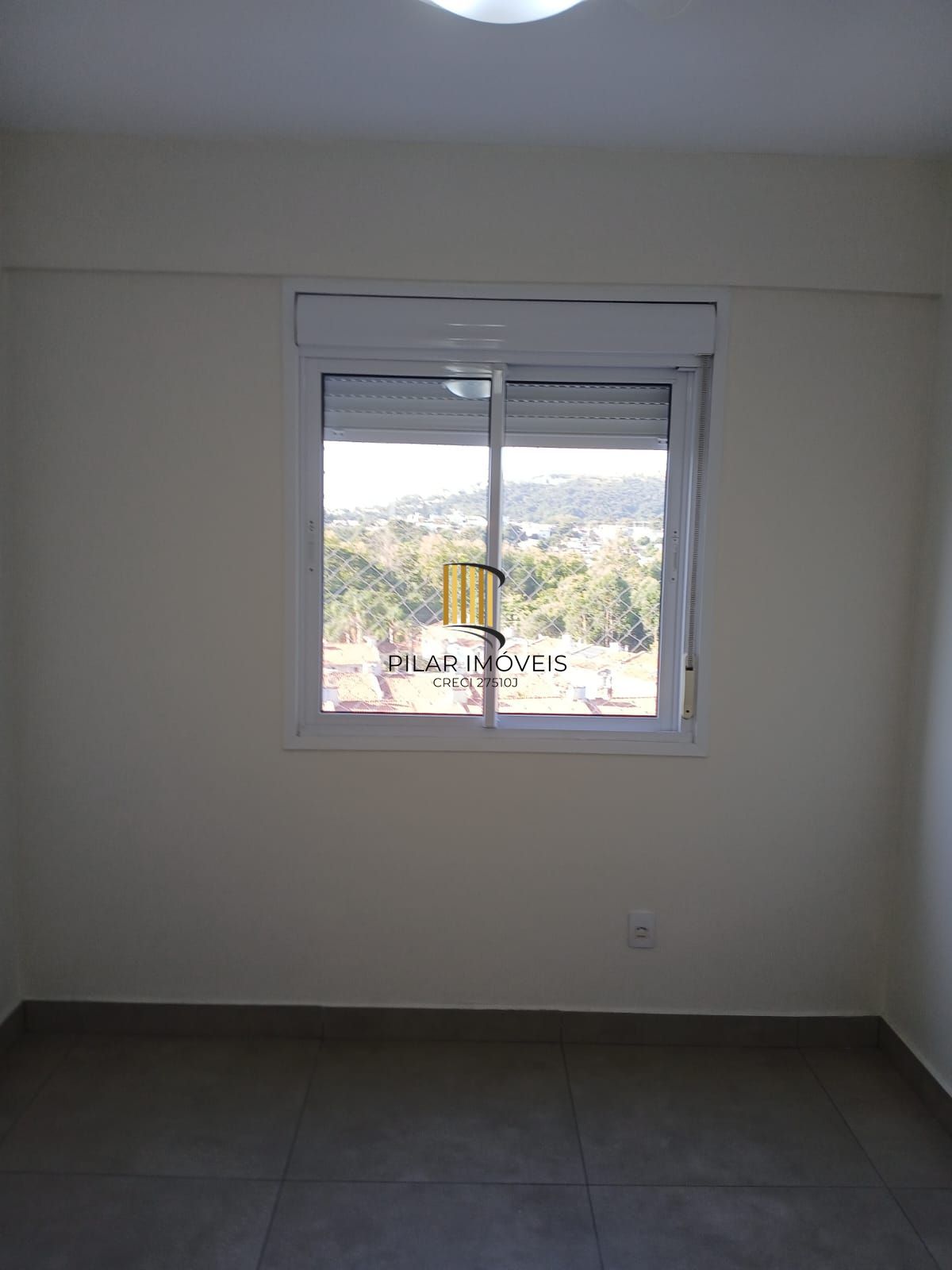 Apartamento no bairro Cavalhada 2 dormitórios , vaga coberta, portaria 24 horas.