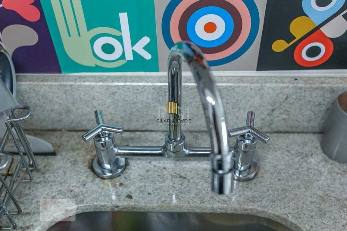 Apartamento com 3 quartos, 1 suíte, churrasqueira, 2 vagas de garagem, no bairro Cristal, Porto Alegre/RS
