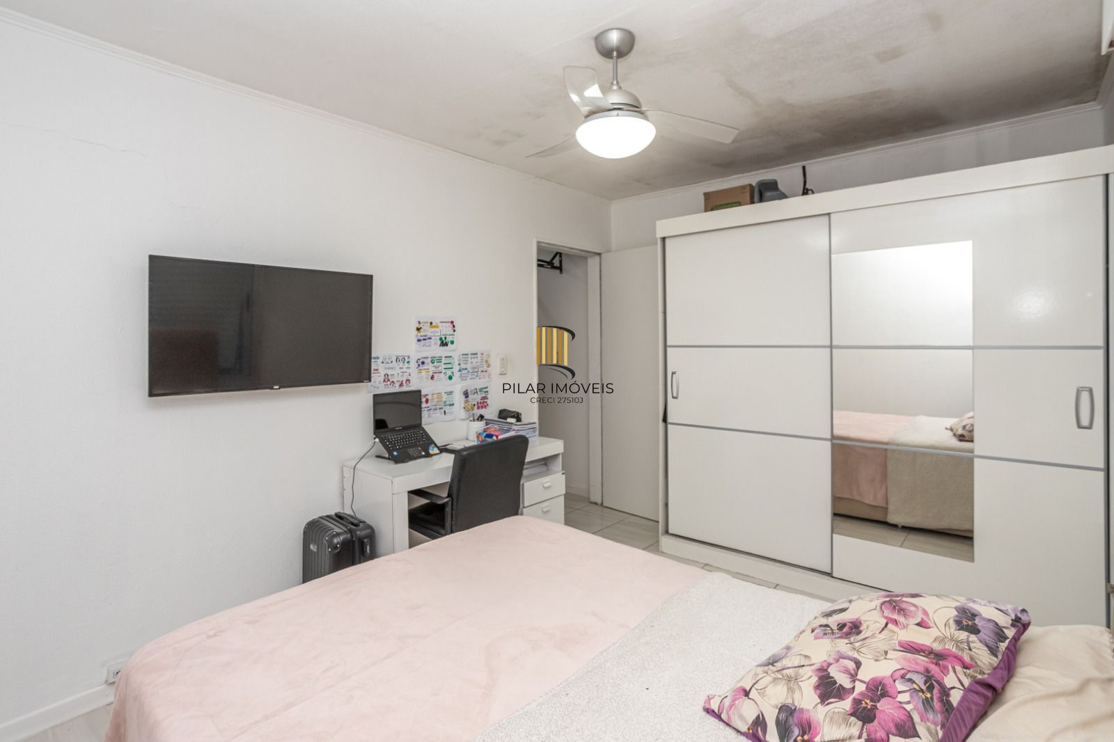 Apartamento com 02 quartos no Bairro Sarandi