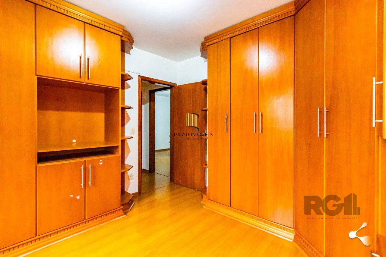 Apartamento com 2 dormitórios e 1 vaga de garagem escriturada  no bairro Rio Branco