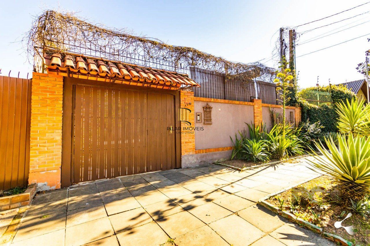 CASA, 4 DORMITÓRIOS, 3 SUÍTES, 2 VAGAS DE GARAGEM, BAIRRO IPANEMA, PORTO ALEGRE/RS