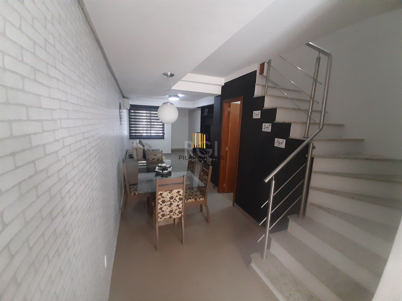 Casa com 2 quartos, 2 suítes, varanda, 1 vaga de garagem, no bairro Aberta dos Morros, Porto Alegre/RS