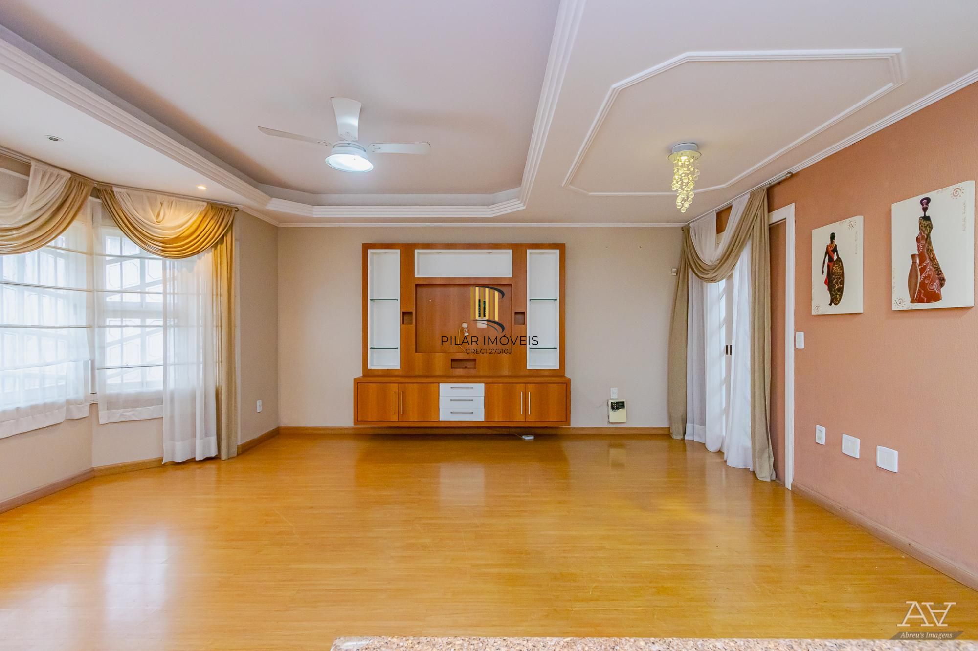 Linda Casa com 3 suítes no Santa Fé