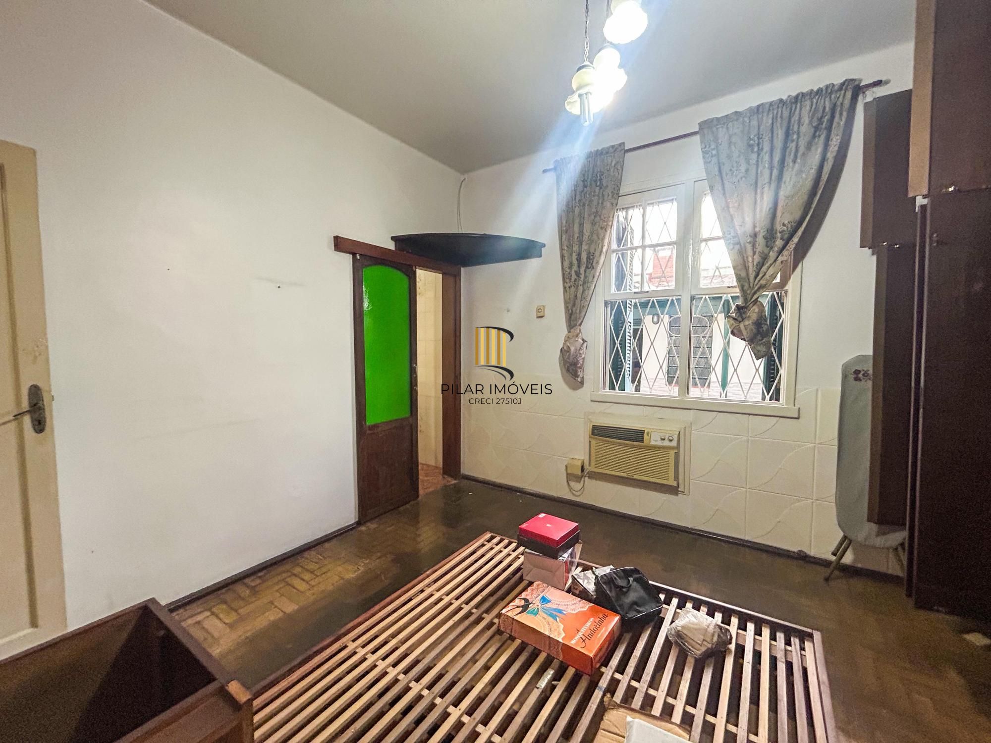 Casa Residencial com 3 Quartos, sendo 1 suíte e 3 Banheiros, no Bairro Santa Teresa em Porto Alegre, RS