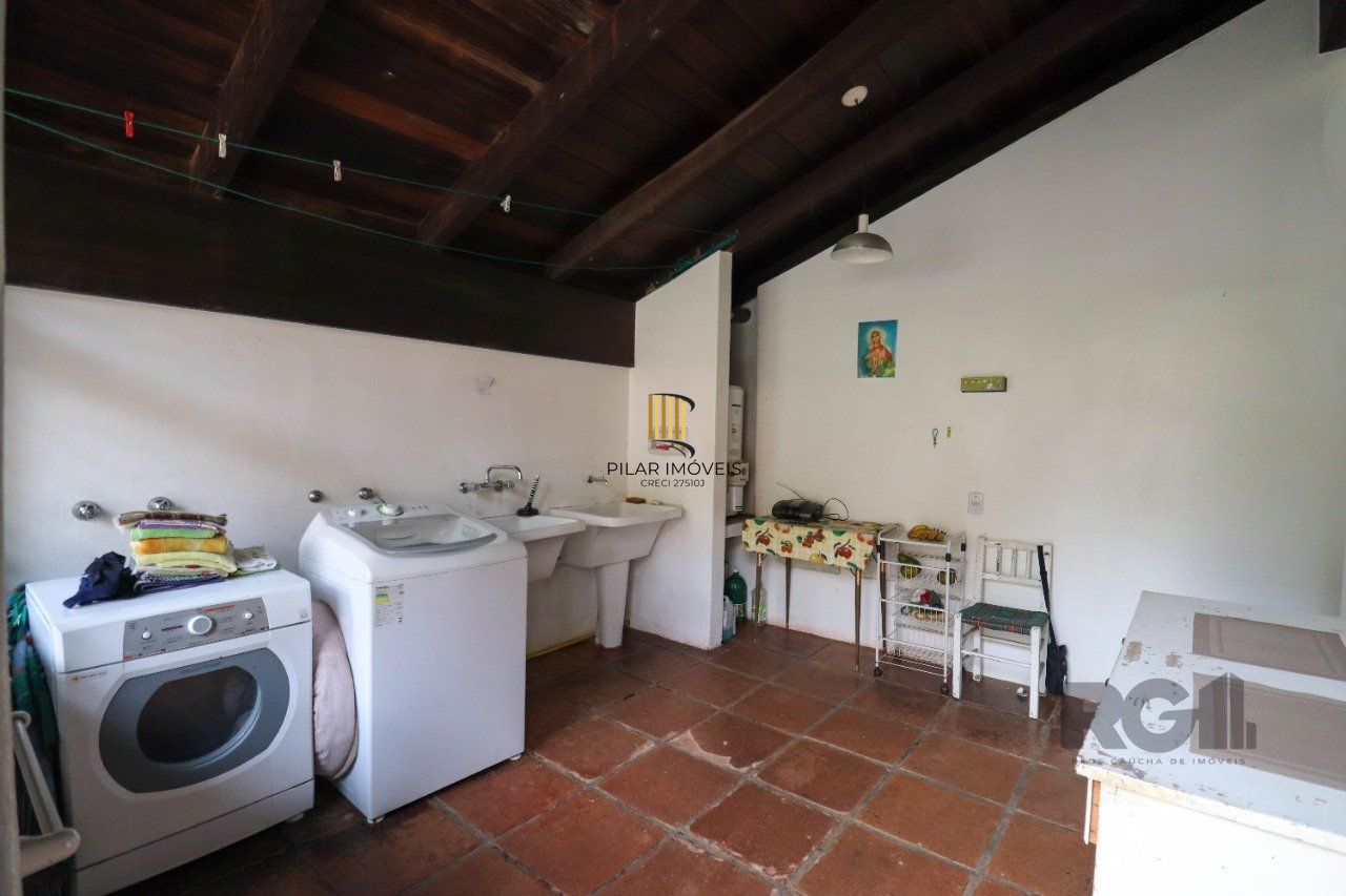 Casa para Venda - 523.36m², 6 dormitórios, sendo 2 suites, 2 vagas - Vila Conceição, Porto Alegre