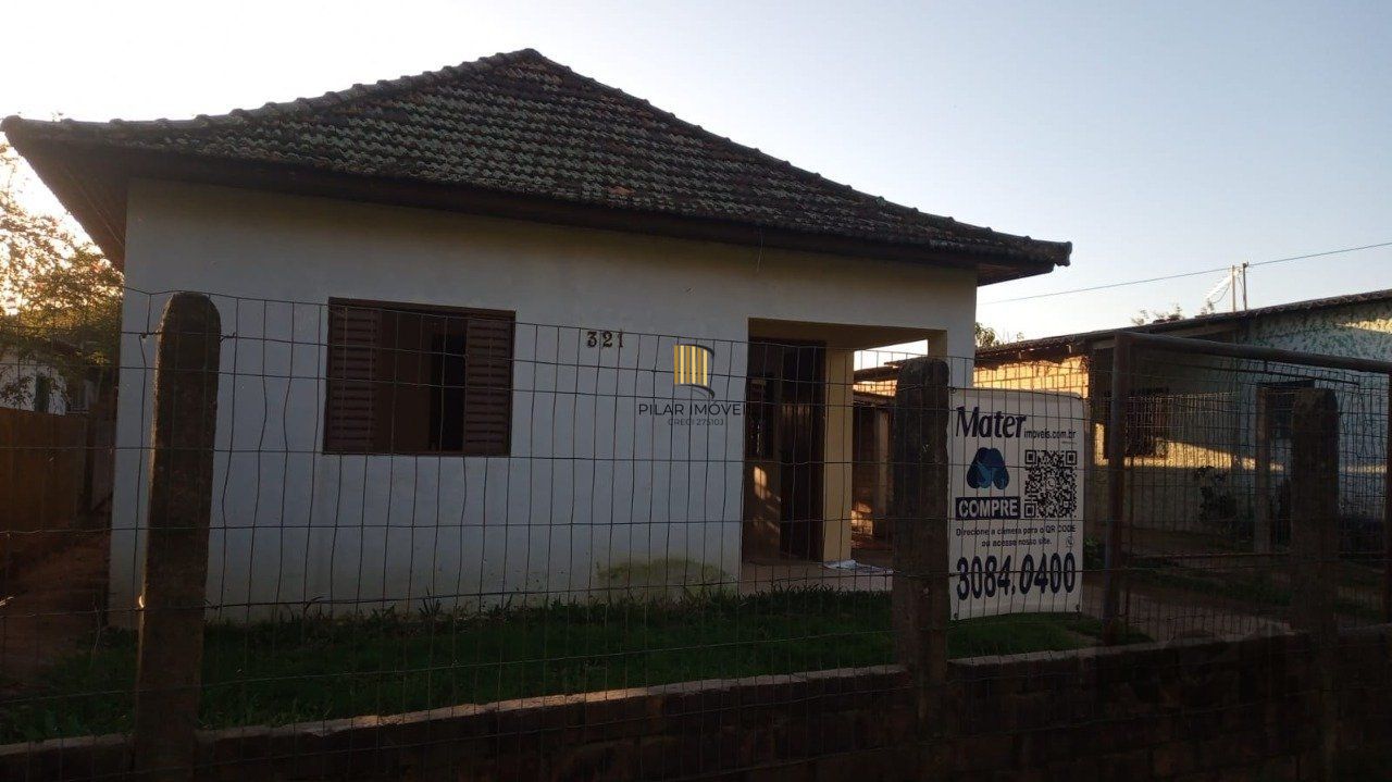 Casa à venda 2 dormitórios 3 vagas no Bairro Lami Porto Alegre RS