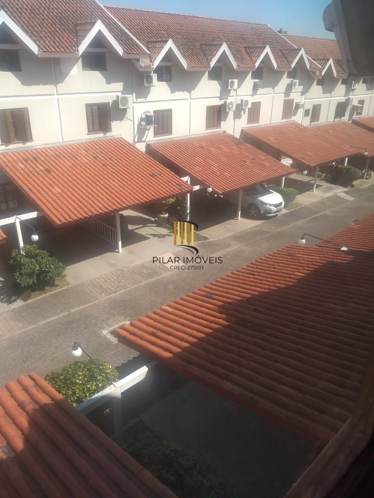 Casa em condomínio fechado  com 94m2, 3 dormitórios no bairro Camaquã.