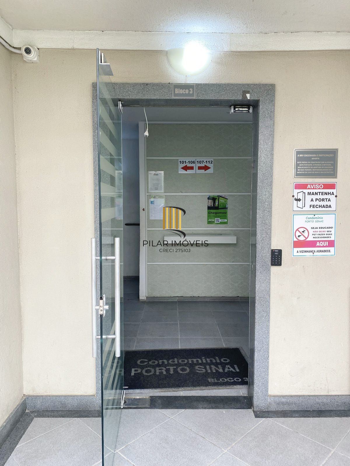 Apartamento com 02 quartos e 01 vaga escriturada no Bairro Jardim Leopoldina