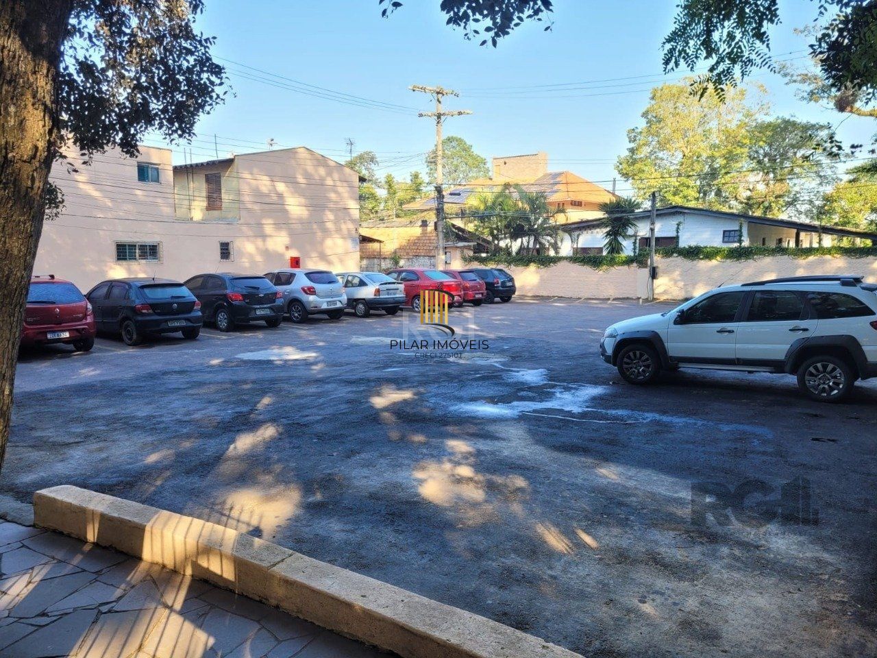 Sobrado para Venda - 36m², 2 dormitórios, 1 vaga - Guarujá, Porto Alegre