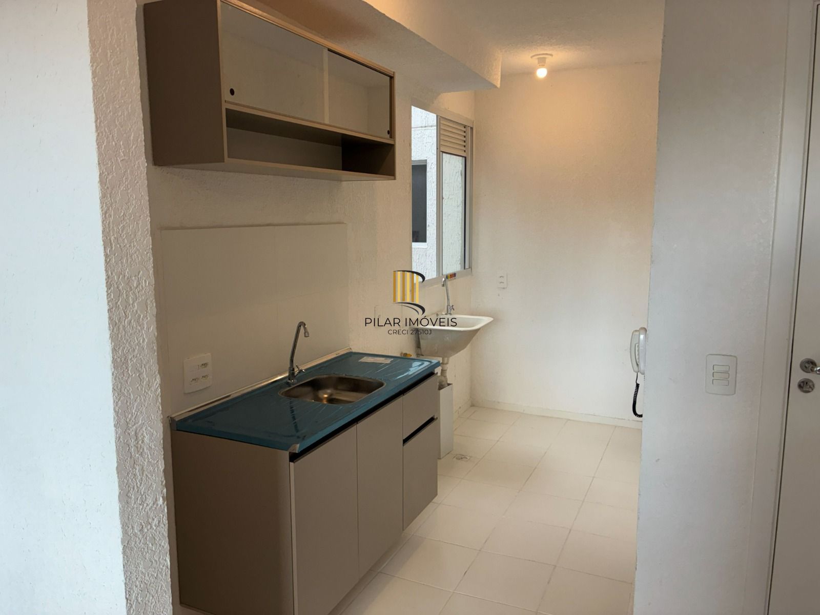 Apartamento com 02 quartos e 01 vaga no Bairro Santa Rosa de Lima em Porto Alegre