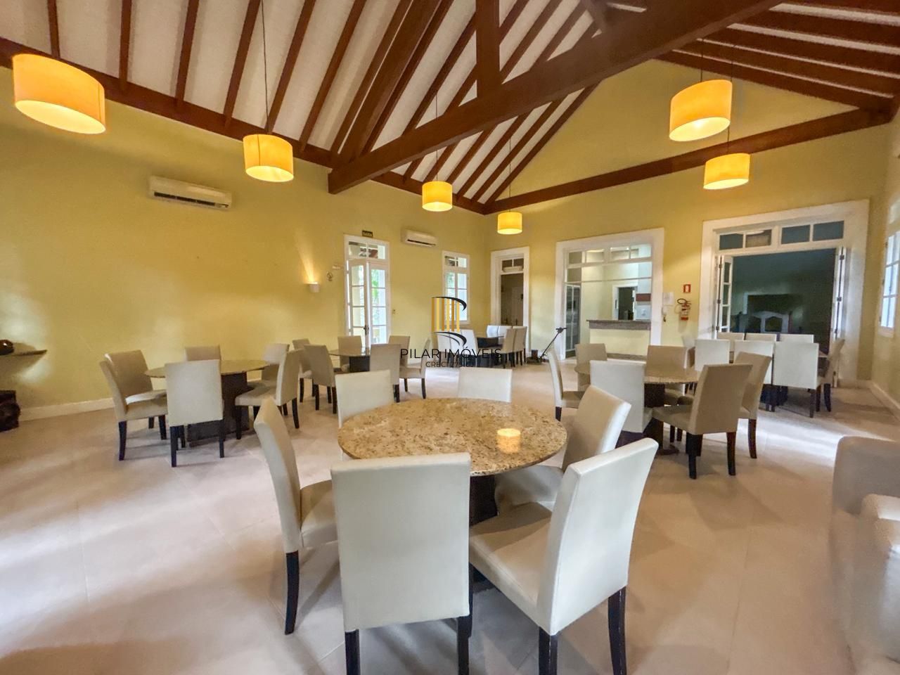 Casa em Condomínio com 03 quartos, 01 suíte e 02 vagas cobertas - Teresópolis