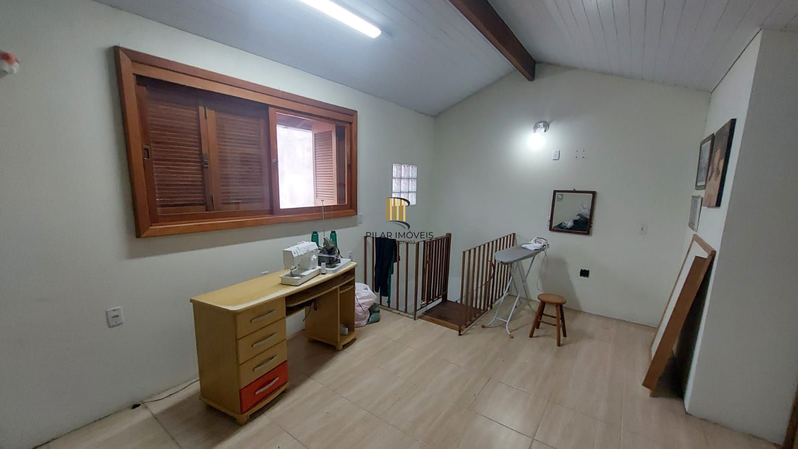 CASA NO LAGOS DE NOVA IPANEMA - 2 QUARTOS E ATELIER NO PISO SUPERIOR
