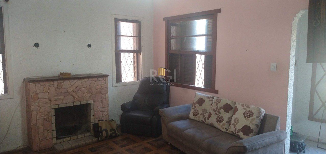 Casa de 4 dormitórios na Av. Teresópolis bairro Teresópolis