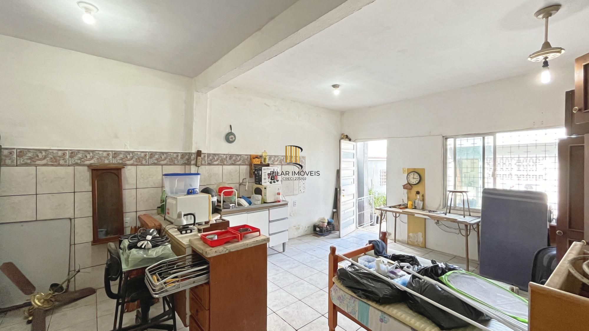 Casa de 156m², com 3 dormitórios, 1 suíte em terreno de 450m²; na Vila Nova