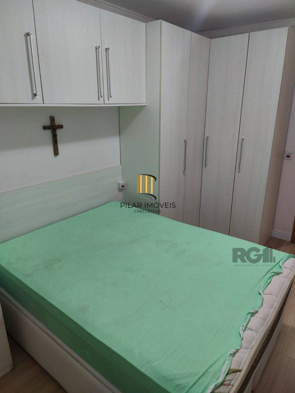 Casa com 2 dormitórios em condomínio fechado em Canoias