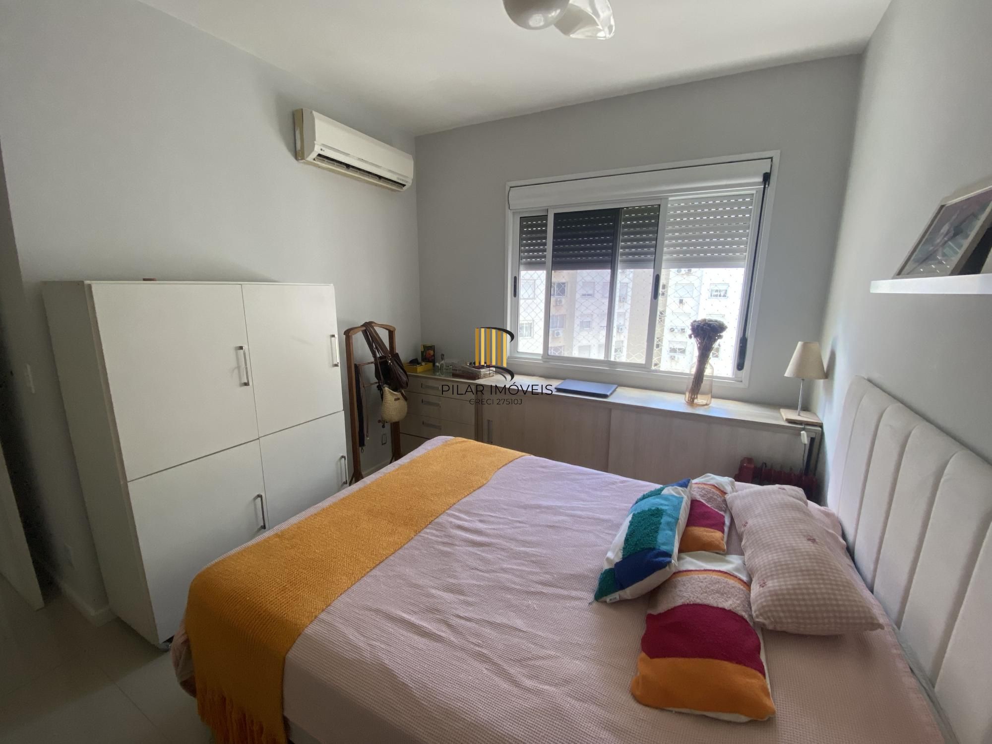 Apartamento de 2 quartos, suíte, semimobiliado, no bairro Vila Ipiranga.