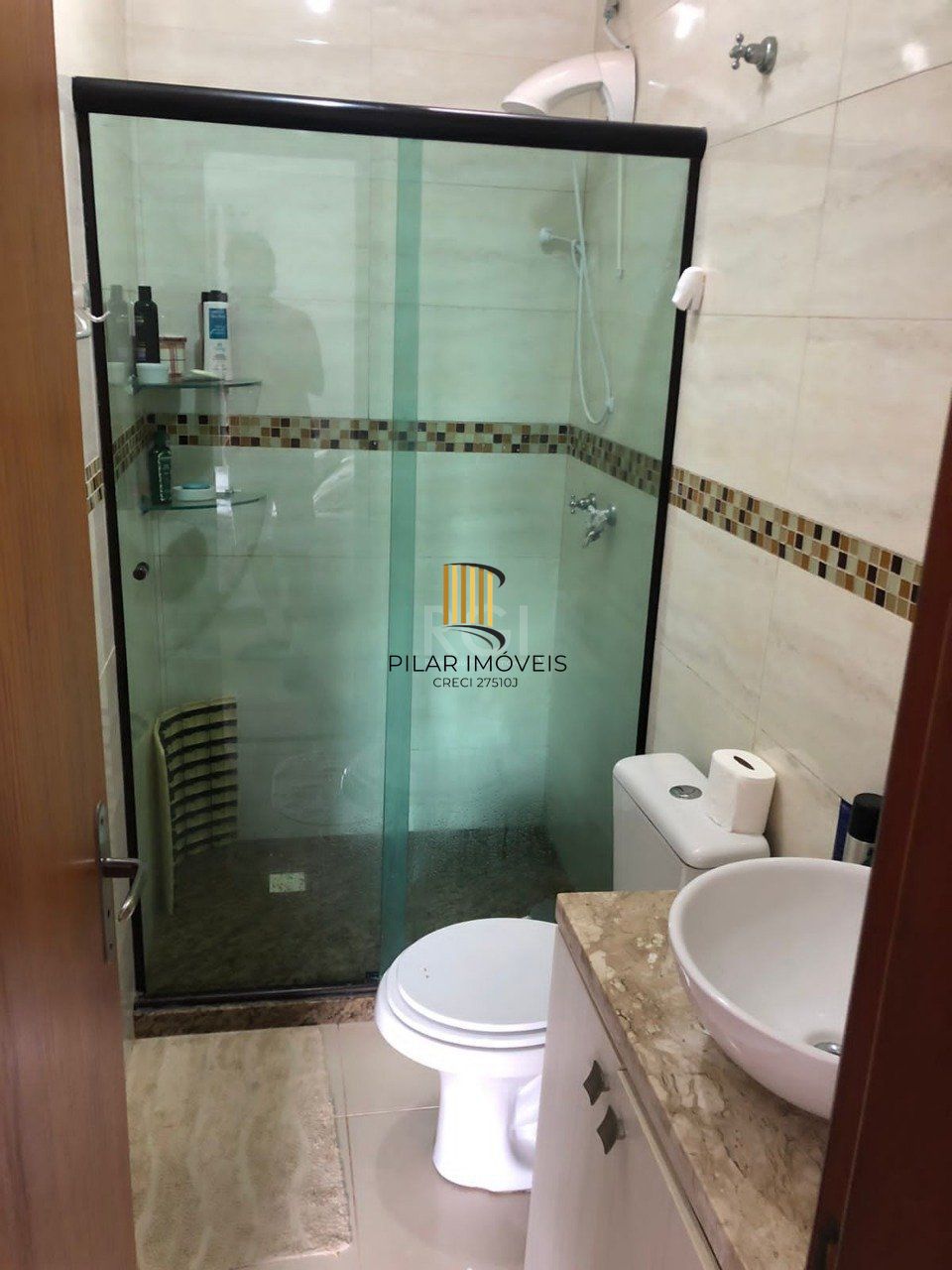 Casa com 3 dormitórios 2 suítes, área gourmet, vaga de estacionamento,  Guarujá,  Porto Alegre RS 