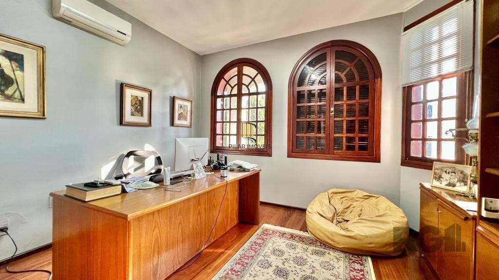 Casa de Condomínio 4 dormitórios no bairro Nonoai