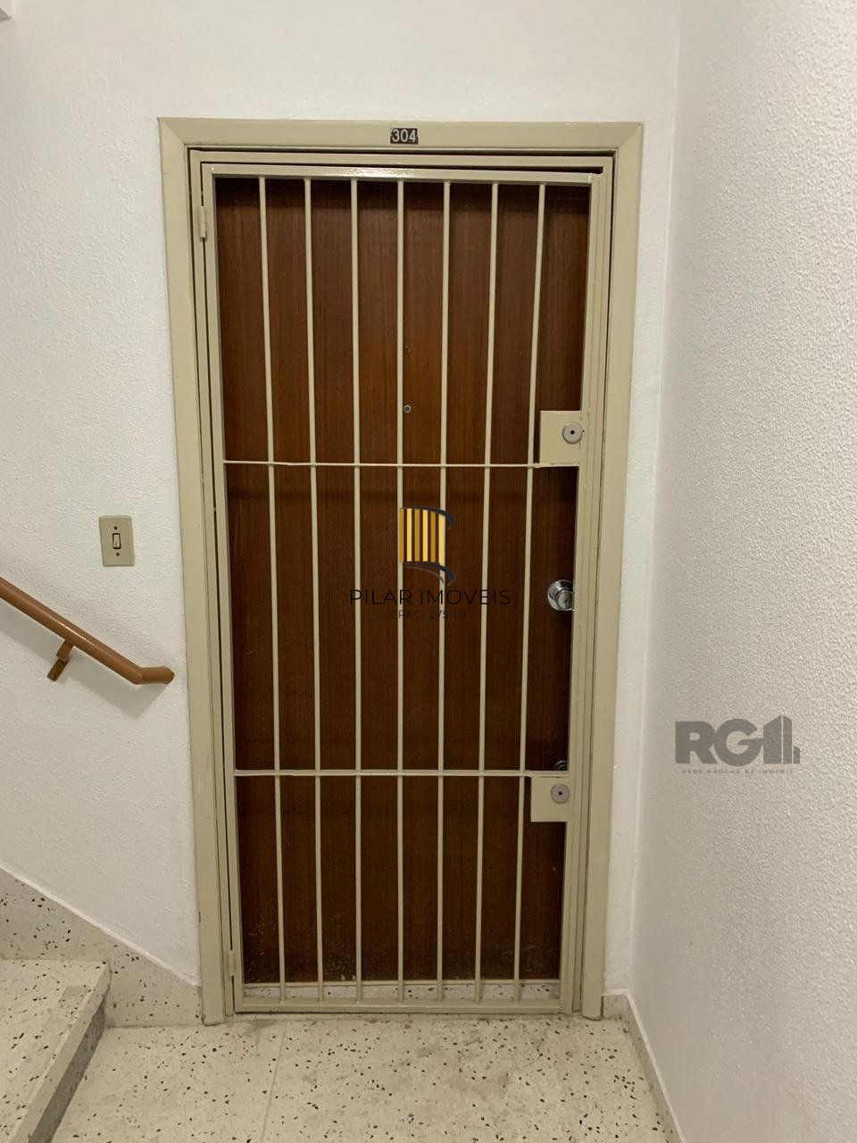 APARTAMENTO DE 2 DORMITORIOS REFORMADO BAIRRO SANTO ANTONIO - POA/RS