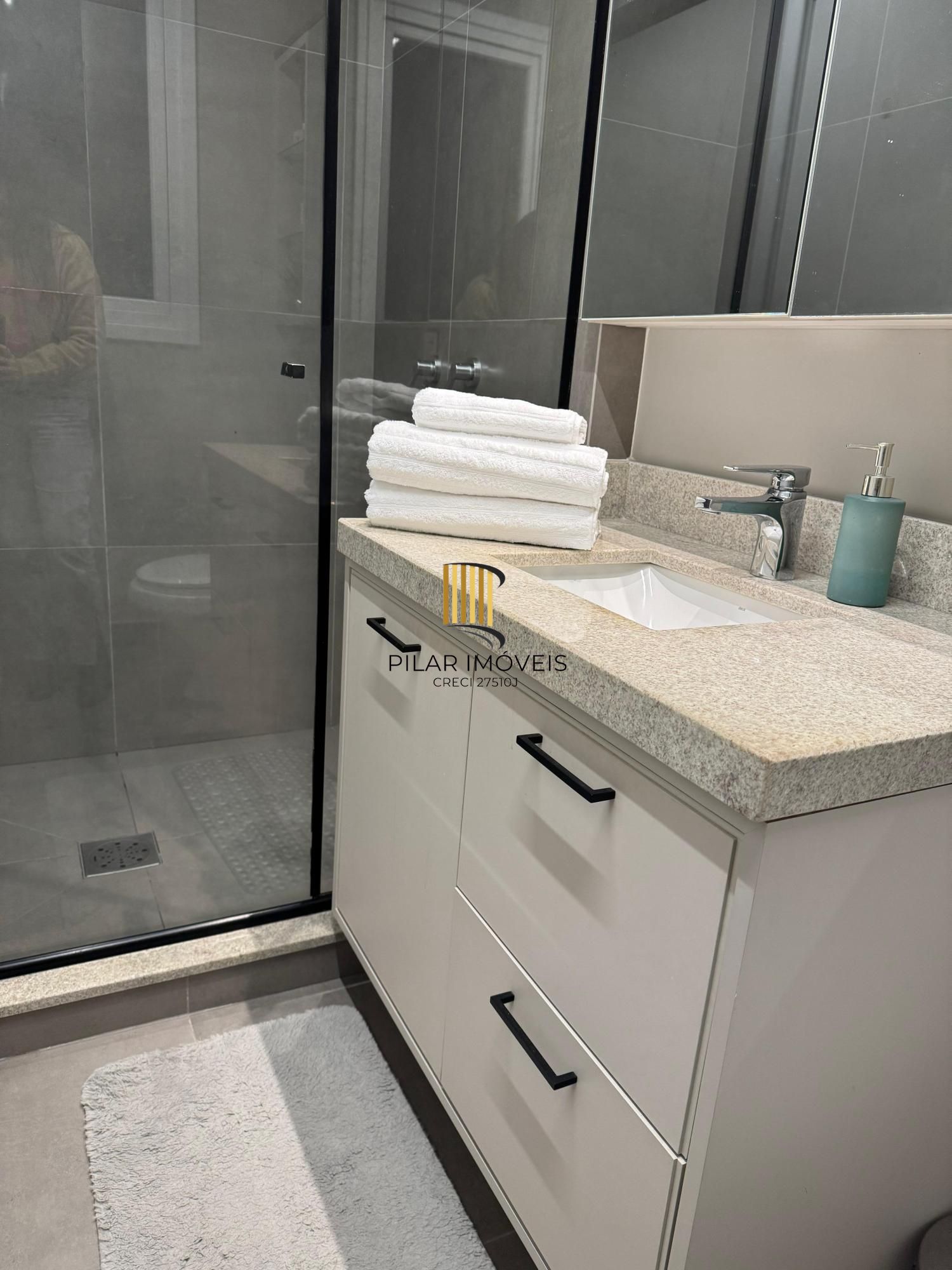 Apartamento com 02 quartos (01 suíte) e 01 vaga escriturada