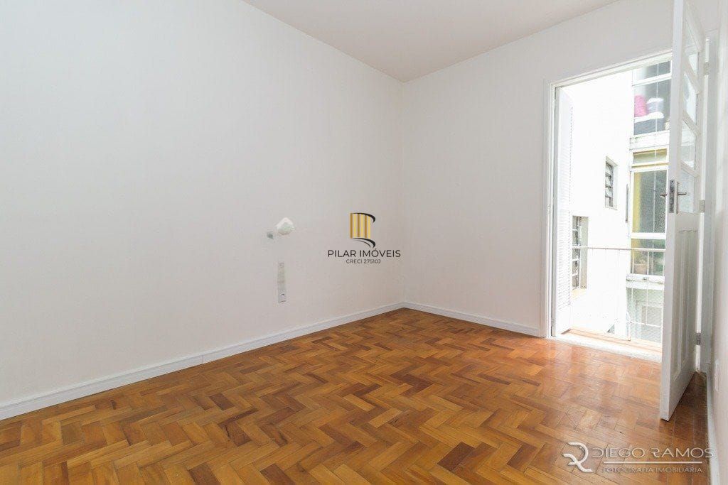 Apartamento de 02 quartos, sendo 01 com Ar condicionado, no bairro  Centro Histórico em Porto Alegre/RS.