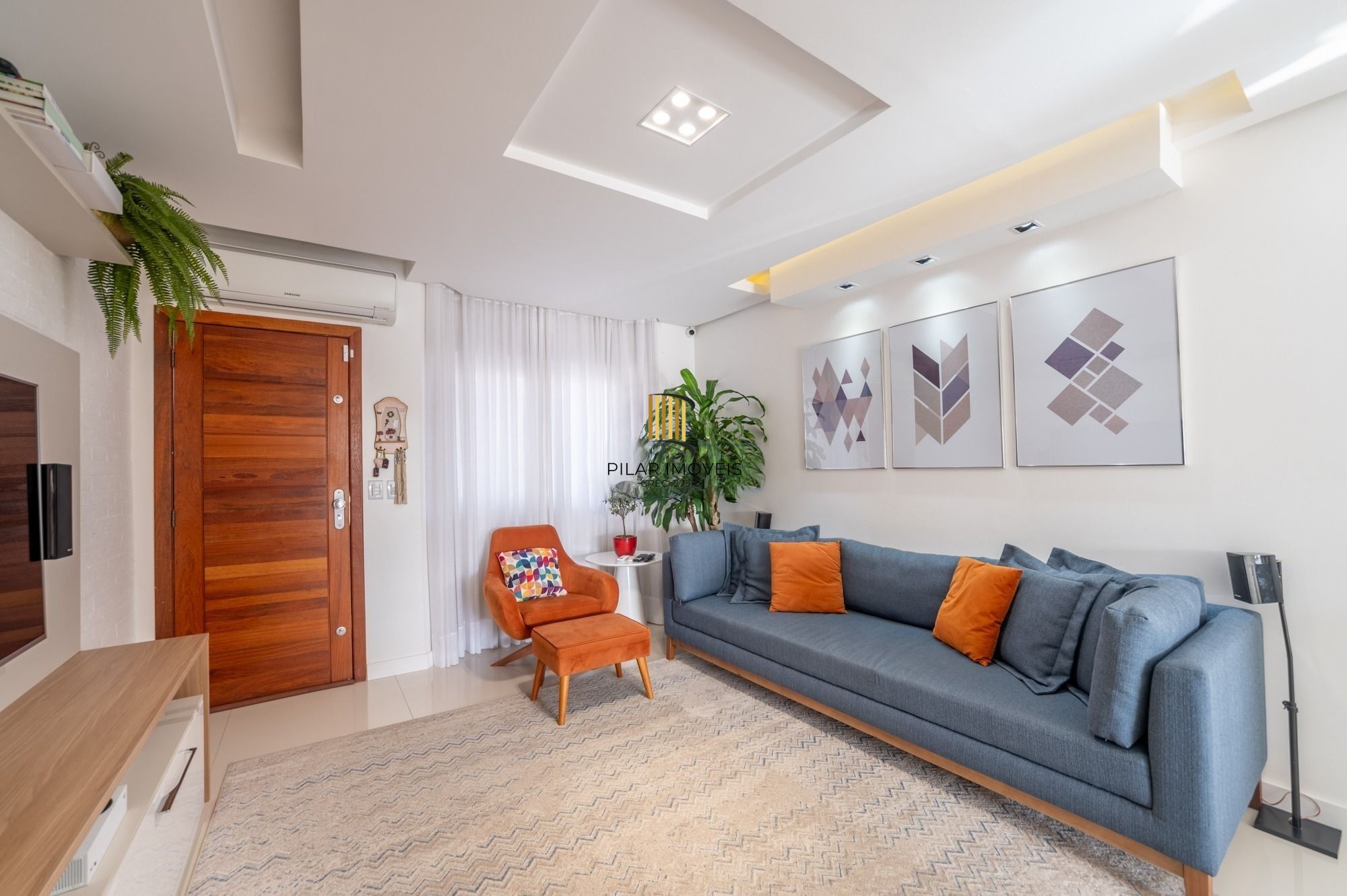 Deslumbrante casa 3 suítes, 4 Banh, 2 vagas cobertas, Guarujá POA RS