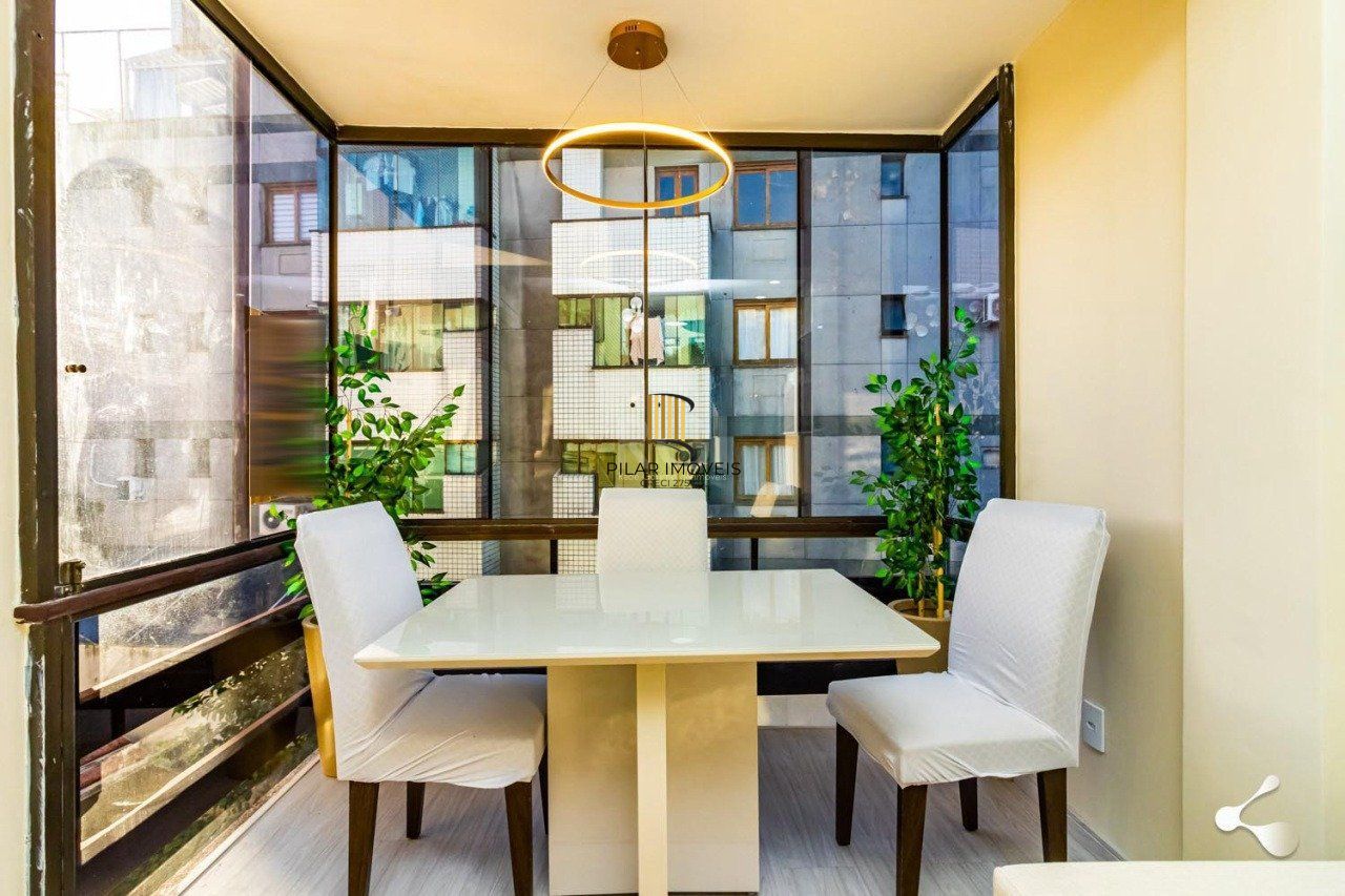 Apartamento para Venda - 62.17m², 2 dormitórios, 1 vaga - Petrópolis