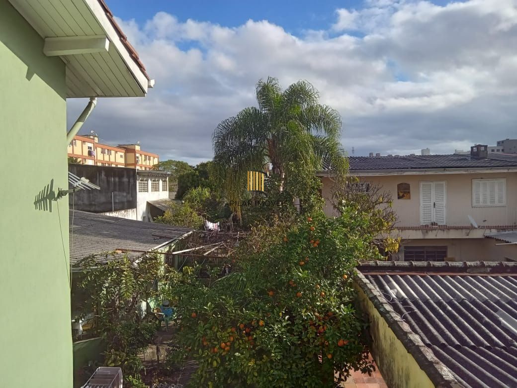 Casa sobrado  Comercial e Residencial de 4 dormitórios e 6 banheiros e 5 vagas de garagem