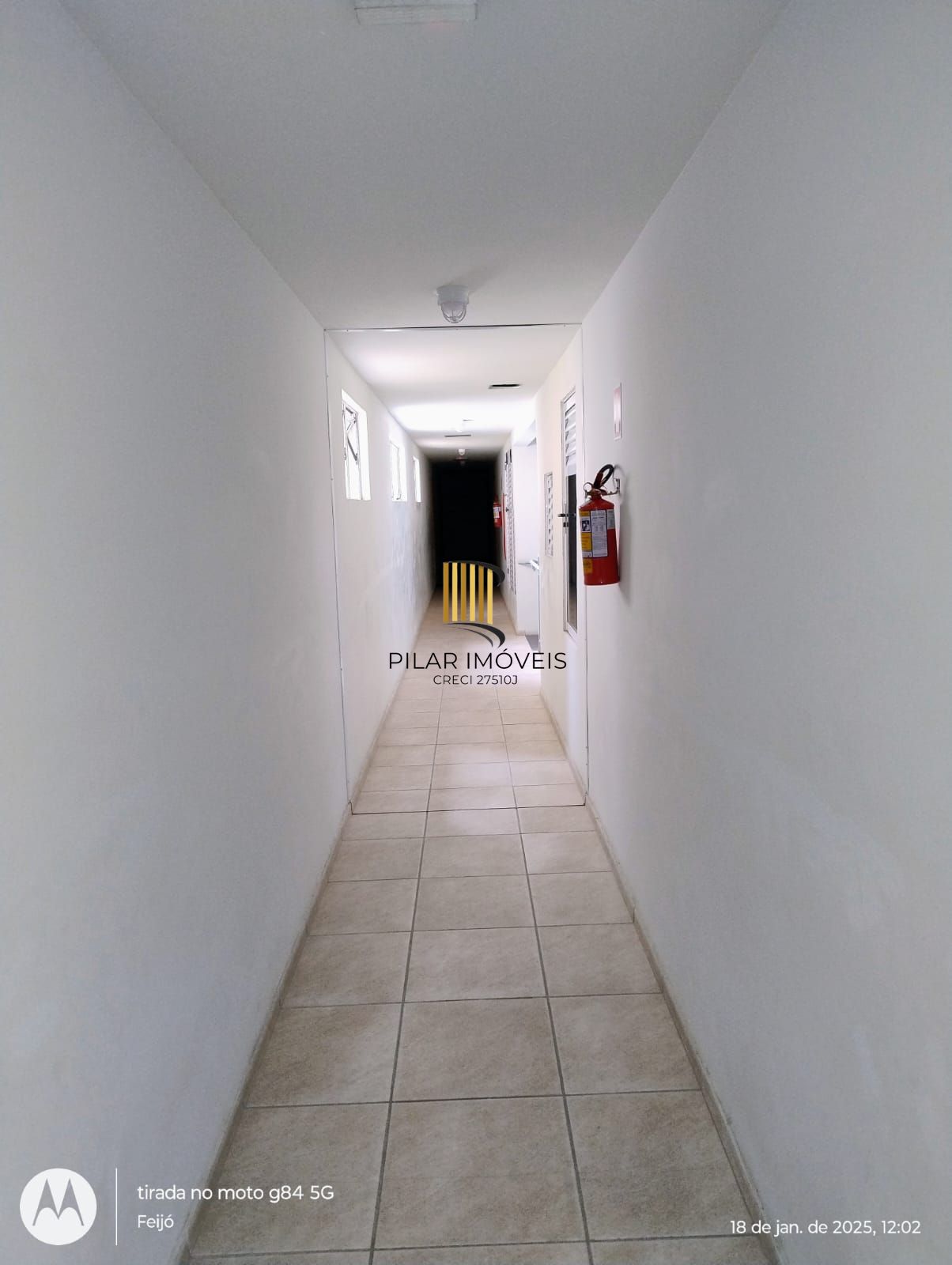 Apartamento com 02 quartos e 01 vaga no Bairro Chapéu do Sol