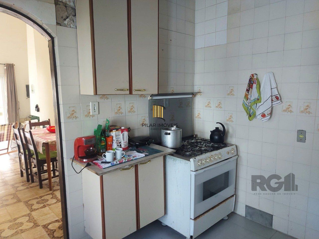 EXCELENTE CASA COM CINCO QUARTOS EM DOIS TERRENOS ESCRITURADOS À BEIRA MAR EM MARILUZ/IMBÉ