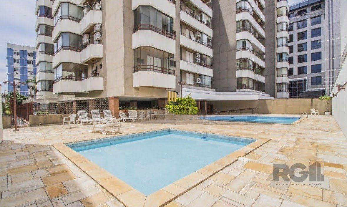 Apartamento a venda, dois dormitórios com vaga e infra no bairro Menino Deus