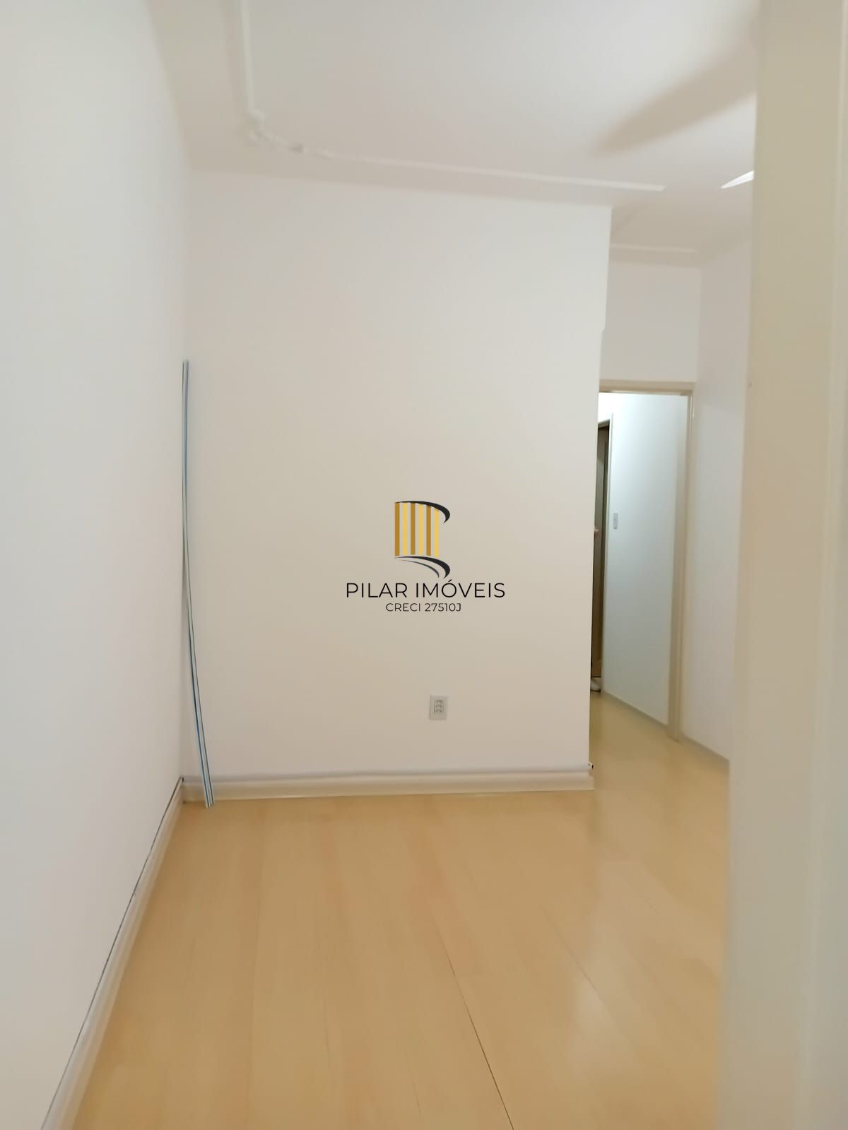 Apartamento 3 dormitórios, frente, sacada no bairro Santana - Porto Alegre - RS