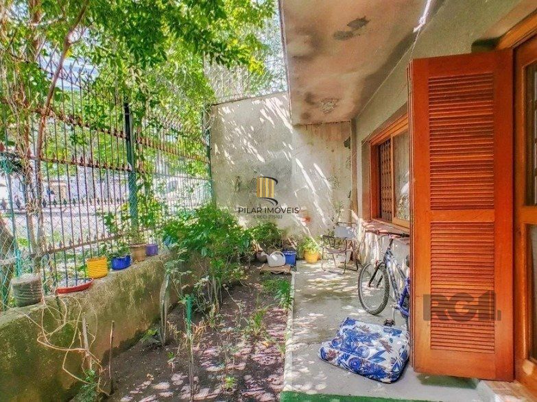 Apartamento Térreo com 02 dormitórios Na cidade Baixa em Porto Alegre/RS