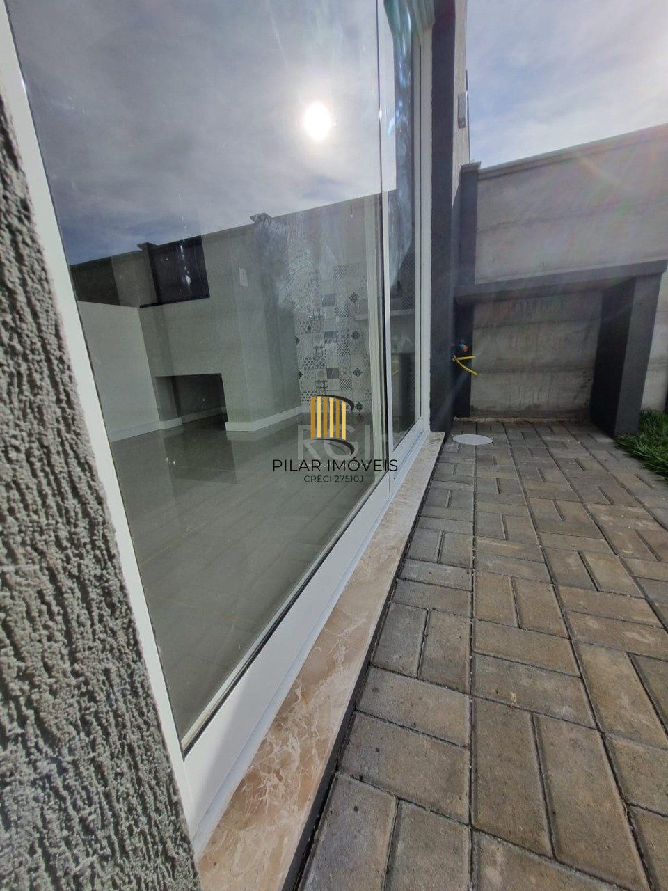 Casa 3 dormitórios no bairro Guarujá
