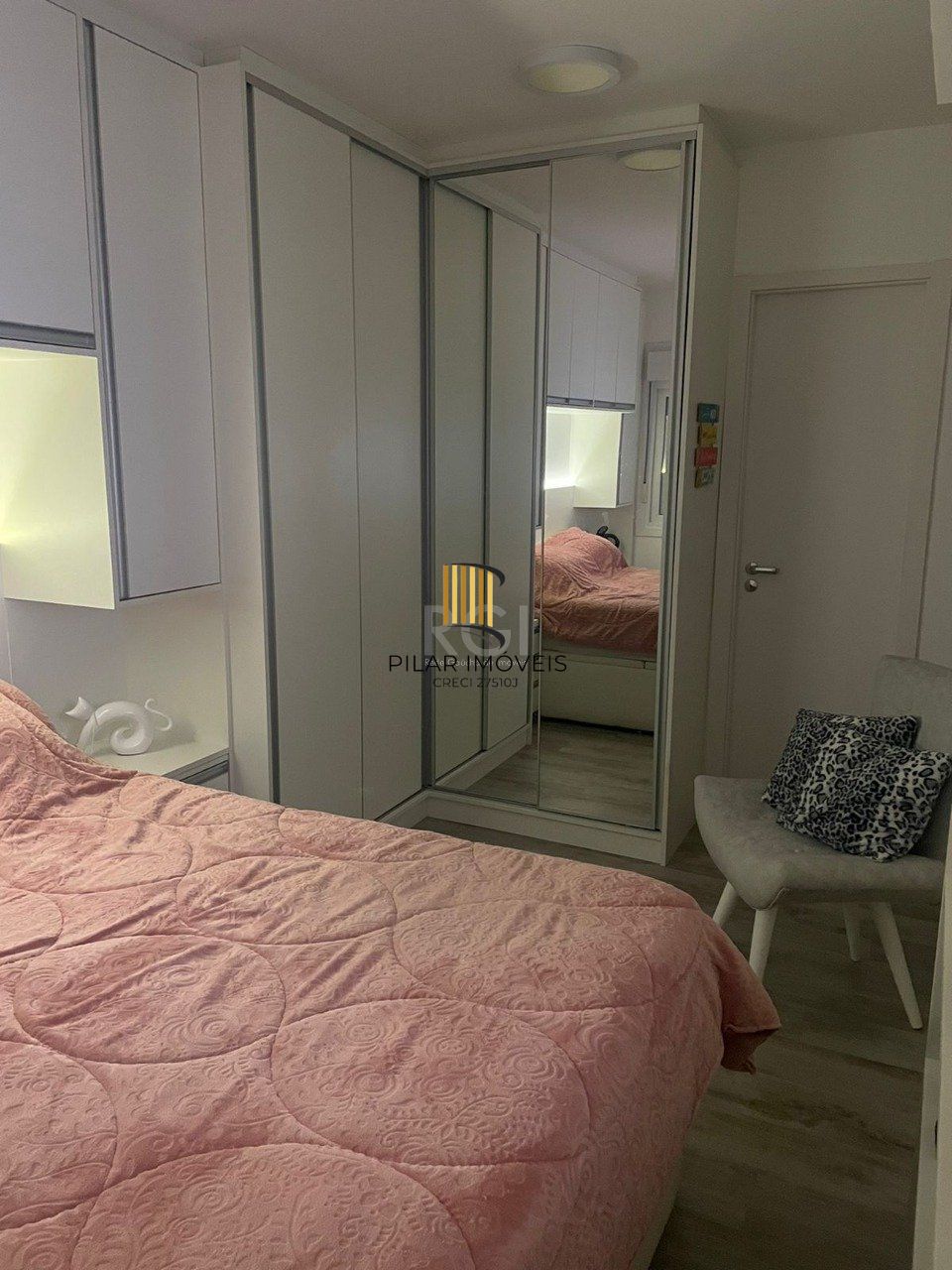 Apartamento para Venda - 60m², 2 dormitórios, sendo 1 suites, 1 vaga - Glória