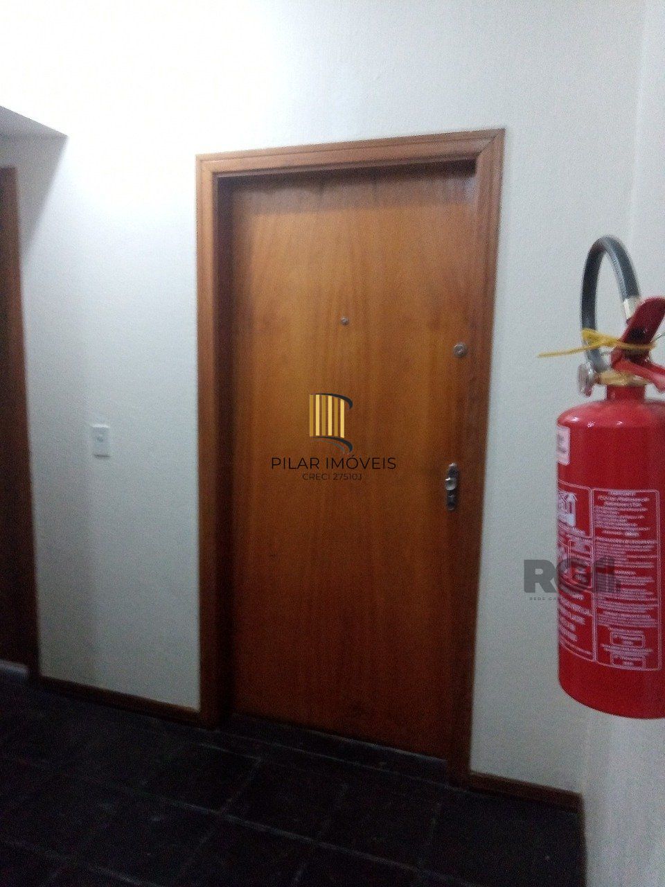SALA COMERCIAL DESOCUPADA, NO BAIRRO CENTRO HISTÓRICO, EM PORTO ALEGRE, RS