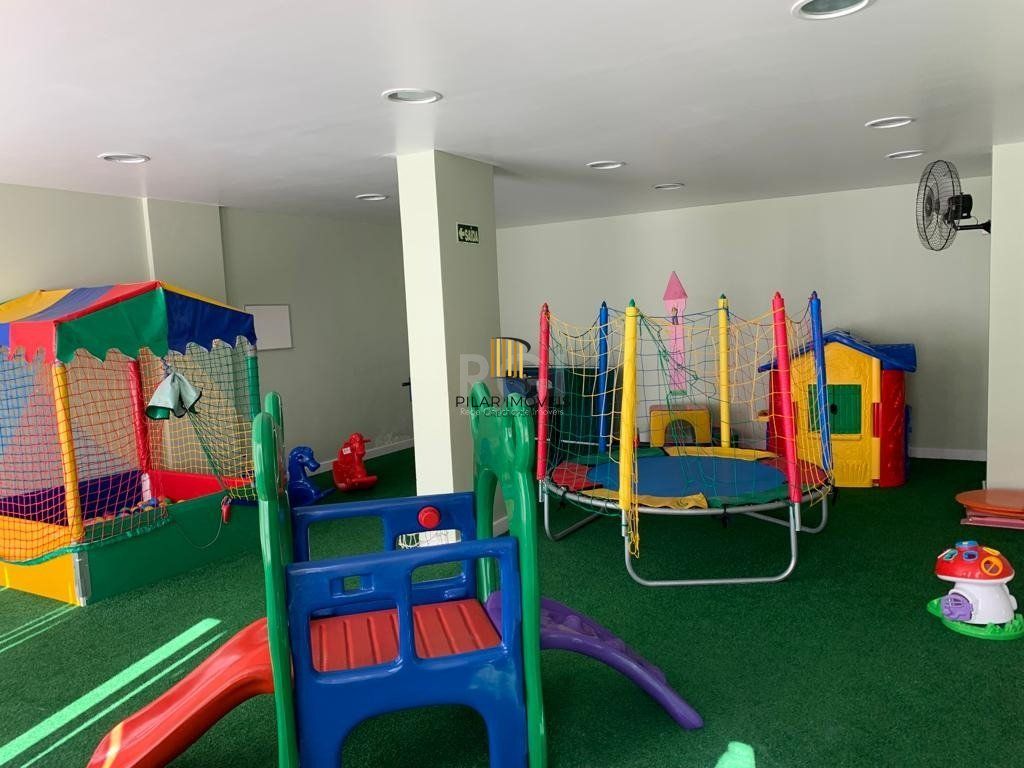 Lindo apartamento com vista e posição solar privilegiada.